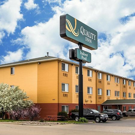 Quality Inn Dubuque On Hwy 20 Buitenkant foto