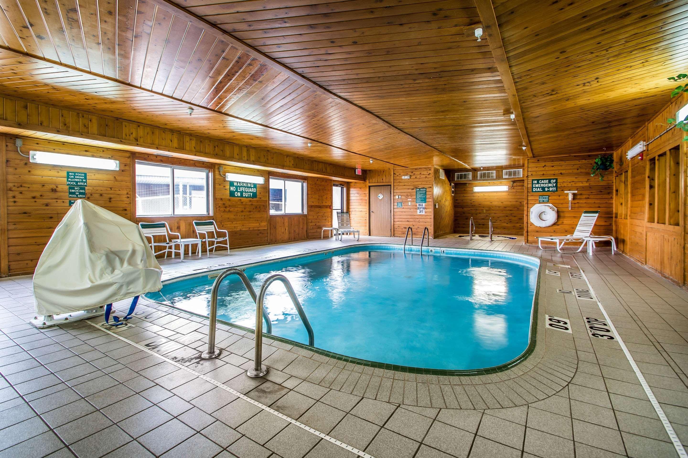 Quality Inn Dubuque On Hwy 20 Buitenkant foto