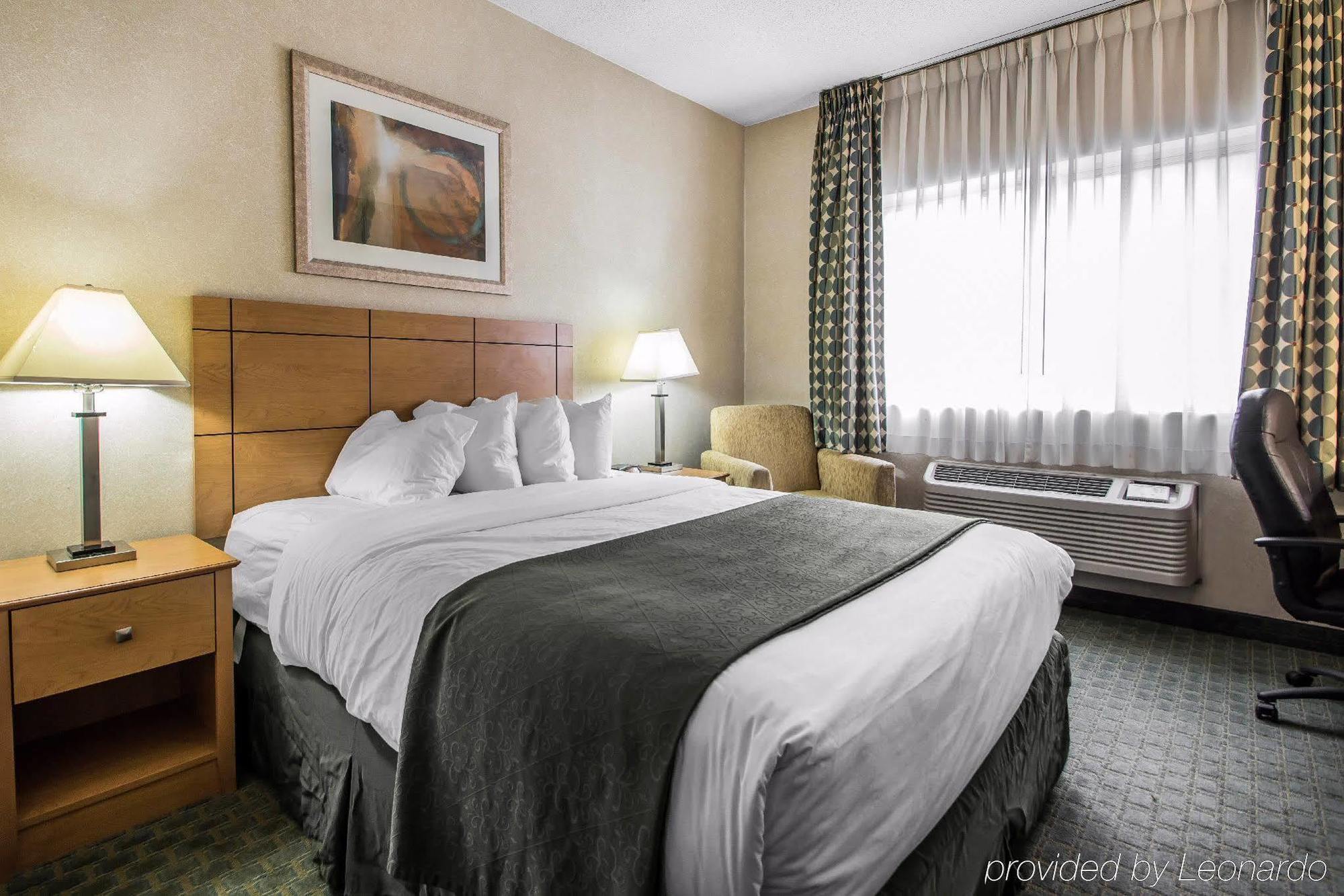 Quality Inn Dubuque On Hwy 20 Buitenkant foto