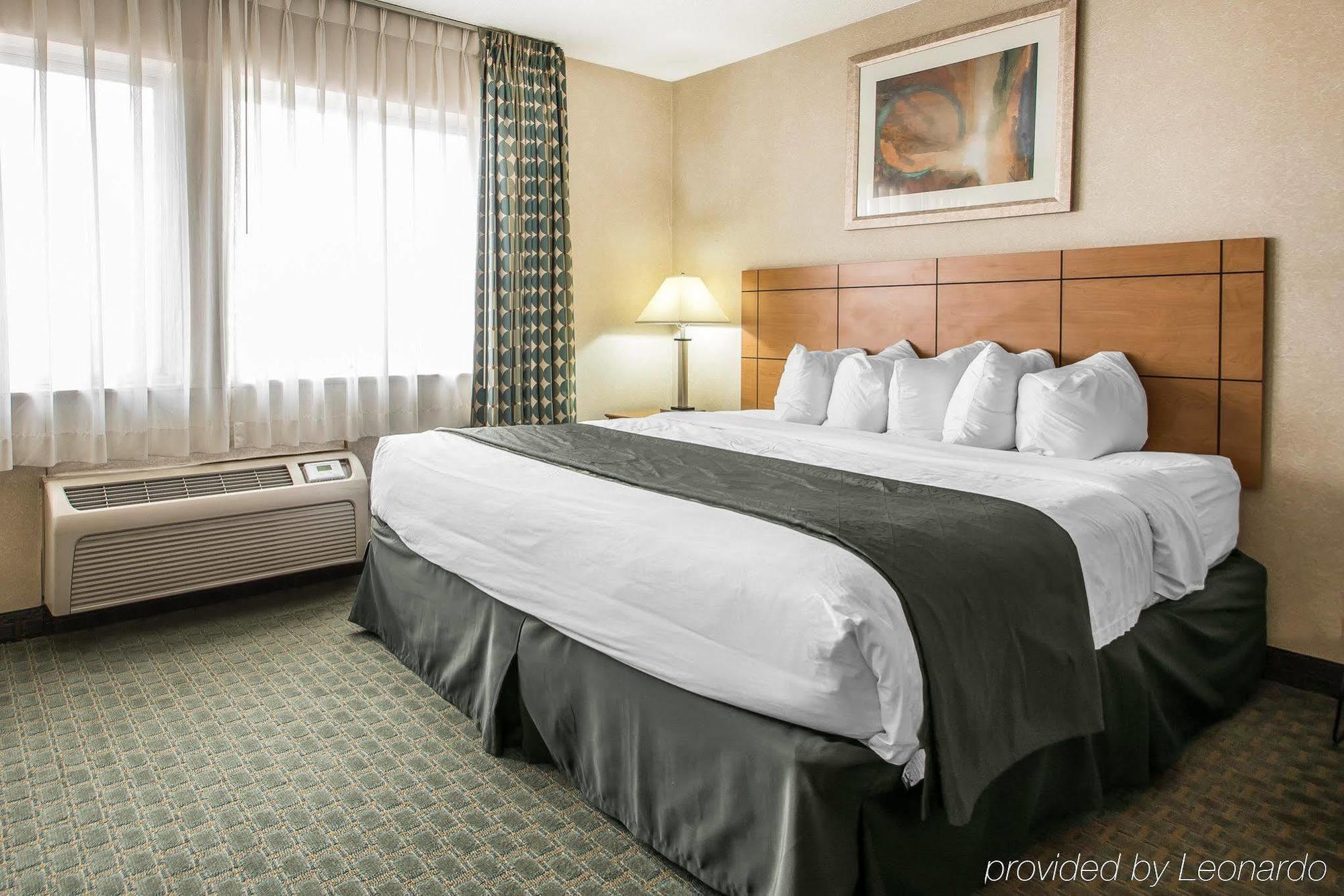 Quality Inn Dubuque On Hwy 20 Buitenkant foto